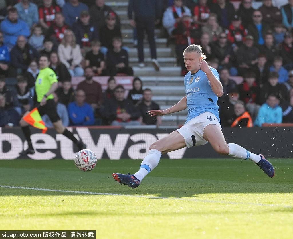 金靴没了！曼城官宣哈兰德左脚踝受伤 将缺席大部分比赛