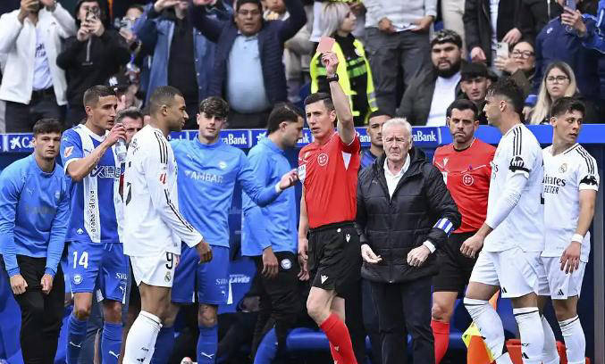 恭喜姆巴佩！西甲联赛正式宣布禁赛结果，皇马高层发声应对，球迷反应不一