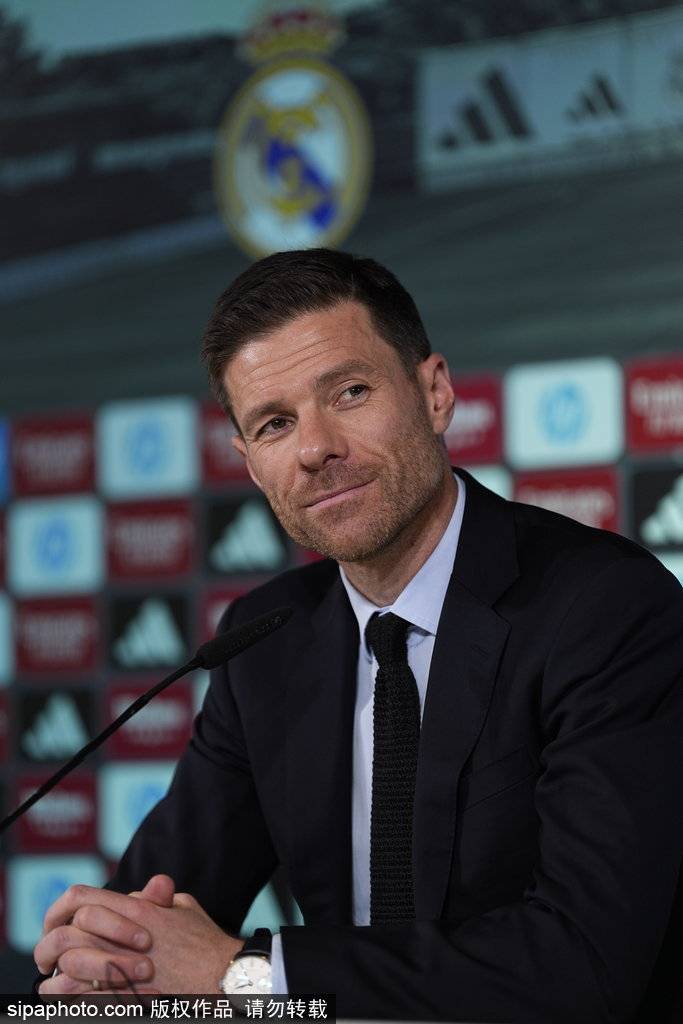 反转！阿森纳煮熟鸭子飞了？苏维门迪或投奔皇马恩师阿隆索！